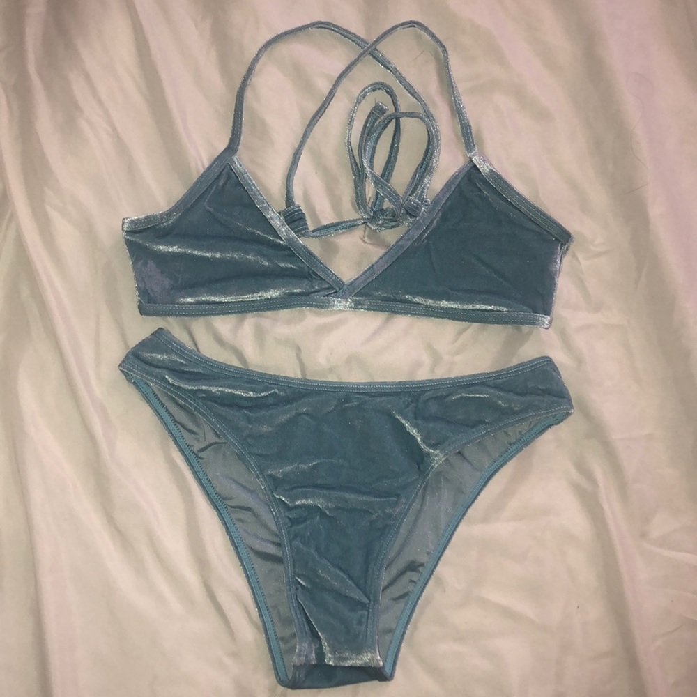 ZAFUL Crisscross Velvet Bikini Set
